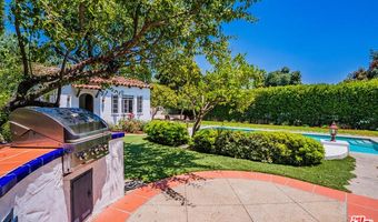 702 N MAPLE Dr, Beverly Hills, CA 90210