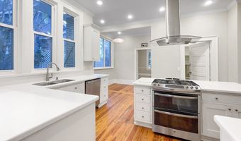 107 GREENVILLE St, Abbeville, SC 29620