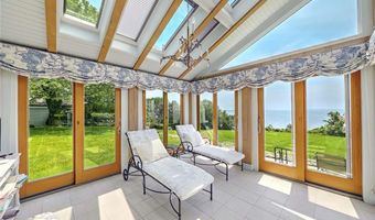 69 Nayatt Rd, Barrington, RI 02806