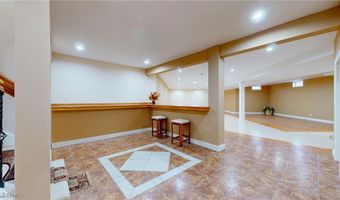 460 Berwick Cir, Aurora, OH 44202