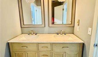 11 Mellor Ln, Bella Vista, AR 72715