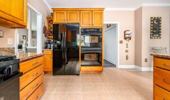 7 Mizzen Ln, Bourne, MA 02532