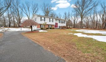 41 Montclair Ave, Airmont, NY 10952