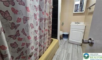 909 N 6th St, Allentown, PA 18102