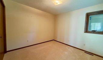 146 Washington Ave, Alden, MN 56009