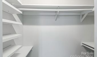 4010 Hiddenbrook Dr, Charlotte, NC 28205