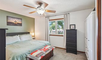 107 10th Ave SW, Altoona, IA 50009