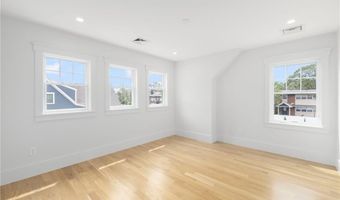 35 Anchor Way, Newport, RI 02840