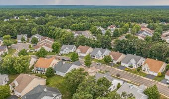 19 Fountain View Dr, Barnegat, NJ 08005