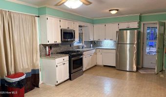 160 Pinewood Dr, Arapahoe, NC 28510