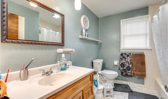 15390 Cenfield St NE, Alliance, OH 44601