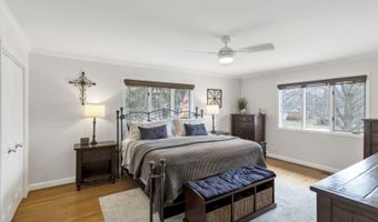 1415 W Hawthorne St, Arlington Heights, IL 60005