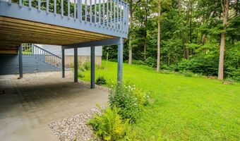 40 Grove Pl, Danbury, CT 06810