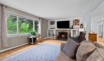 2594 Division Rd, East Greenwich, RI 02818