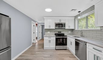 39 Spring Glen Rd, East Lyme, CT 06357