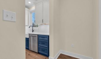 2 Potters Ct, Bayville, NJ 08721