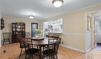 4712 SURRY Pl, Alexandria, VA 22304