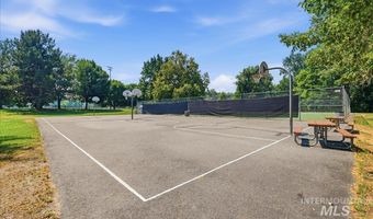 857 N River Path Ln, Boise, ID 83703