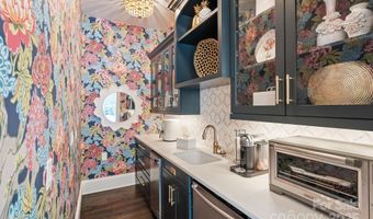 3605 Hampton Manor Dr, Charlotte, NC 28226