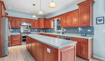 1820 Crofton Dr, Algonquin, IL 60102