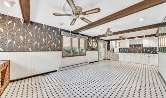 8 Countryside Ct, Amherst, NY 14221