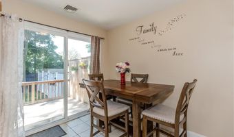 18 Willis St 18, Cranston, RI 02910