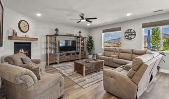 100 Amberwood Ct, Dayton, NV 89403