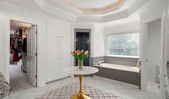 765 Falls Landing Ct, Alpharetta, GA 30022