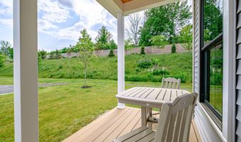5 Goldfinch Dr, Falmouth, ME 04105