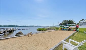 7 Broadview Ave, Bristol, RI 02809