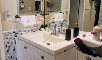 3101 N Country Club Dr 101, Aventura, FL 33180