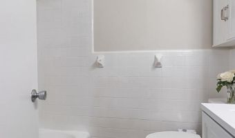 3330 S 28TH St 401, Alexandria, VA 22302