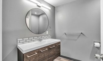 20333 S SWEETWOOD Ln, Oregon City, OR 97045