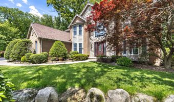 5521 Lohr Lake Dr, Ann Arbor, MI 48108