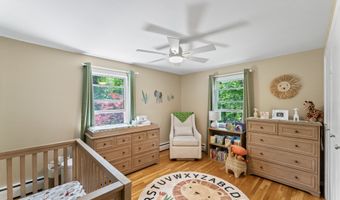 33 Ridgedale Rd, Bethel, CT 06801