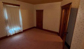 339 3rd St, Ashton, IA 51232