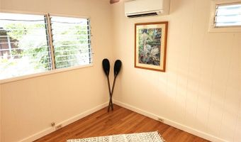 327 Hualani St B, Kailua, HI 96734
