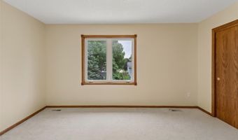 708 13th St SW, Altoona, IA 50009