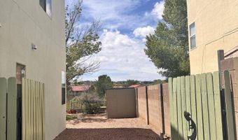 10809 CHICOBUSH Dr NW, Albuquerque, NM 87114