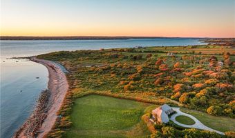 8 Taylor's Ln N, Little Compton, RI 02837