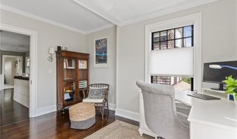 12 Bliss Rd, Newport, RI 02840