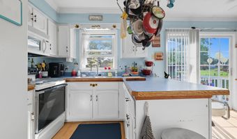 5135 Cheryl Dr, Almont, MI 48003