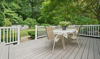 19 Elizabeth Dr, Auburn, MA 01501