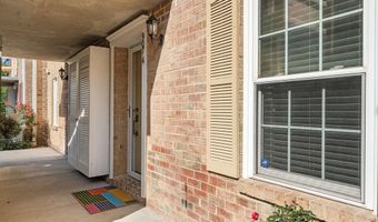 907 S ROLFE St 1A, Arlington, VA 22204