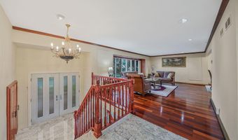 140 Dogwood Rd, Albertson, NY 11576