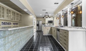 1090 Cherokee St, Biloxi, MS 39530