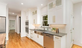 7037 Meadow Gate Dr, Apex, NC 27502