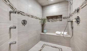 924 Forest Lake Ct, Ballwin, MO 63021
