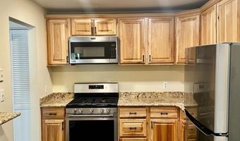 7904 INVERTON Rd 204, Annandale, VA 22003