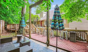 9201 LAUREL OAK Dr, Bethesda, MD 20817